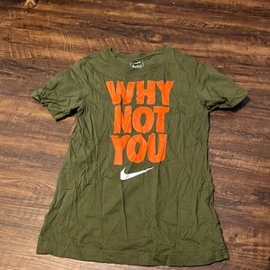Nike shirt boys